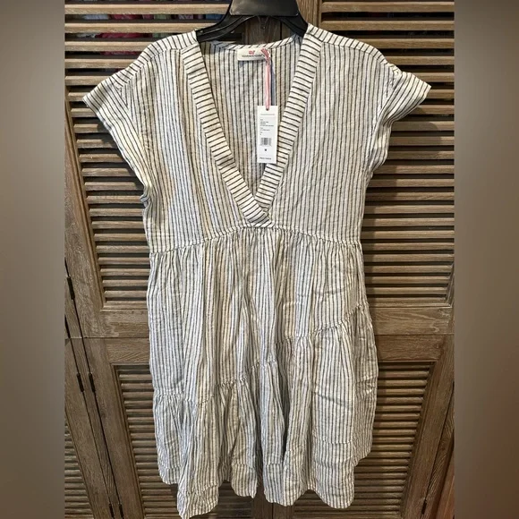 chinese dress ladies Vineyard Vines Harbor Tiered Ruffle Sleeve Dress, Nautical Navy/White Cap,  X-Small at Amazon Women's Clothing store main image 0